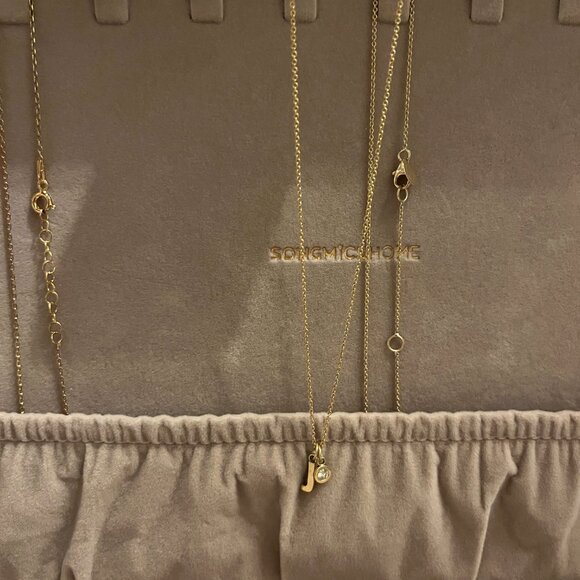 BNWT 14k Solid Yellow Gold Initial J Necklace with Lab Grown Diamond - Picture 4 of 16